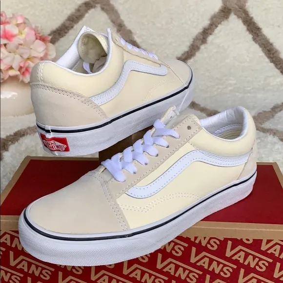 VANS OLD SKOOL CLASSIC White/True White WMNS