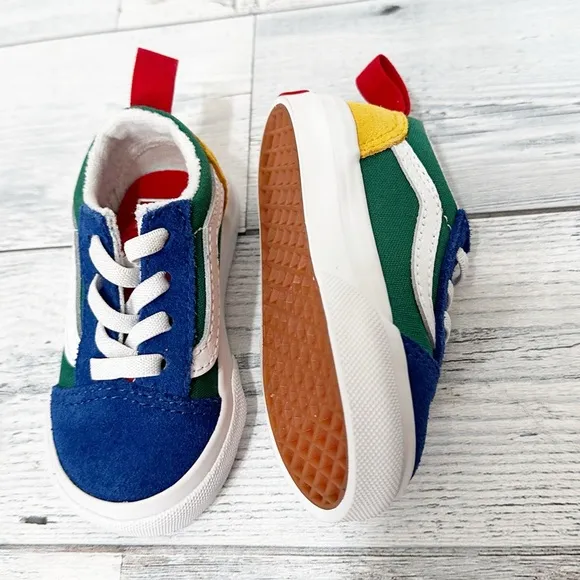 Van’s Old Skool Infant Sneakers NEW Sz 4