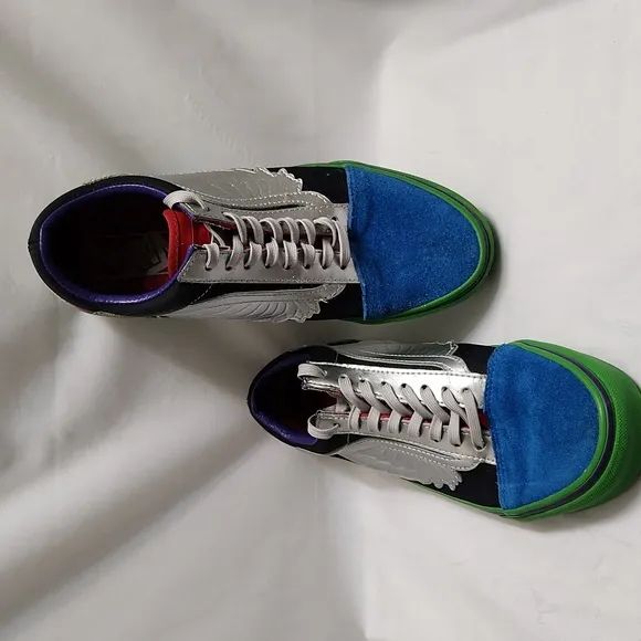 Vans Old Skool × Marvel Avengers Character sneakers (m size 7, w Size 8.5)