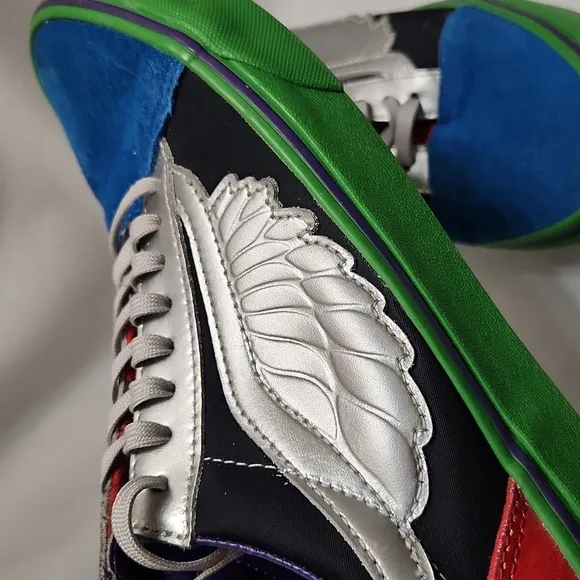 Vans Old Skool × Marvel Avengers Character sneakers (m size 7, w Size 8.5)