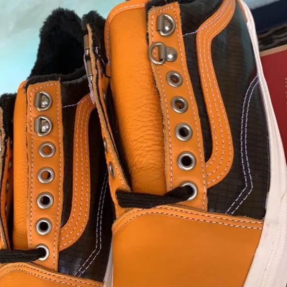 Vans Old Skool Mte Apricot/Black Men’s
