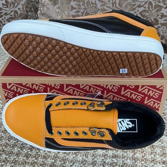 Vans Old Skool Mte Apricot/Black WMNS