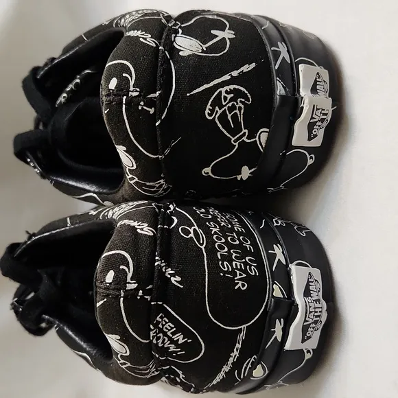 Vans × Peanuts by Schultz Snoopy Black White sneakers ( m size 9.5 W Size 11)