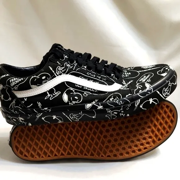 Vans × Peanuts by Schultz Snoopy Black White sneakers ( m size 9.5 W Size 11)