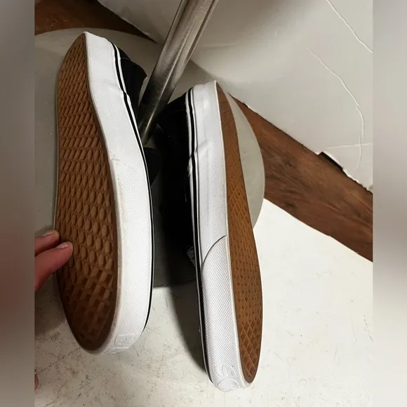 Vans peanuts snoopy shoes