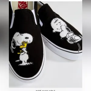 Vans peanuts snoopy shoes