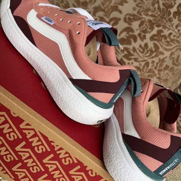 Vans Ultrarange Exo Pop Rose Down/True White WMNS