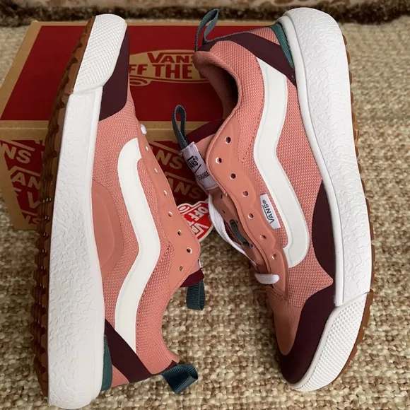 Vans Ultrarange Exo Pop Rose Down/True White WMNS