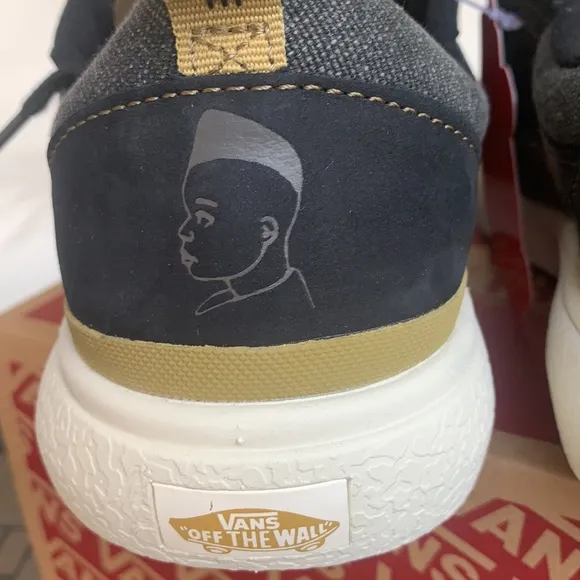 VANS ULTRARANGE EXO SE Michael February BlkmltryW