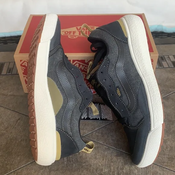 VANS ULTRARANGE EXO SE Michael February BlkmltryW