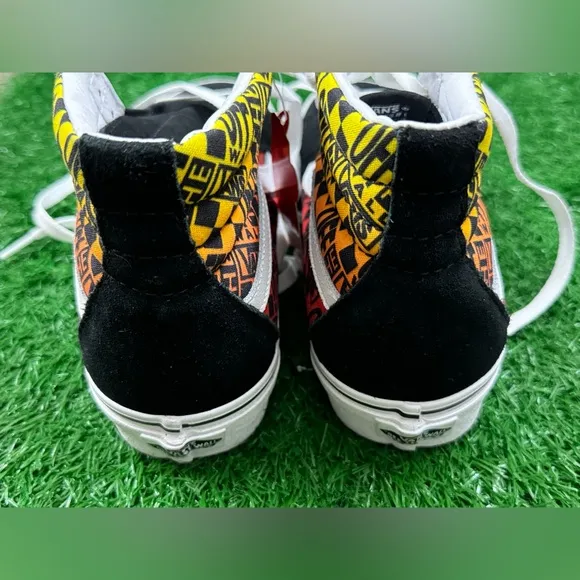 Vans Unisex Fire print Shoes Size M-7  W-8.5