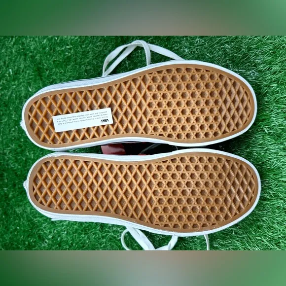 Vans Unisex Fire print Shoes Size M-7  W-8.5