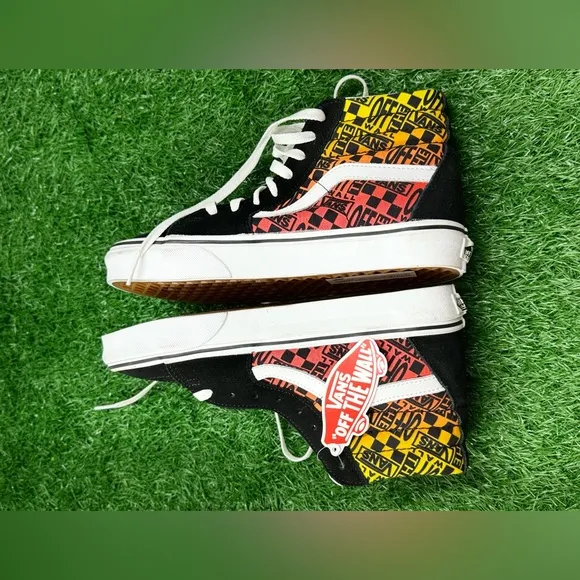 Vans Unisex Fire print Shoes Size M-7  W-8.5