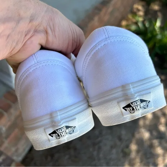 VANS WHITE/WHITE M9 W10.5 Sneakers LIKE NEW!!