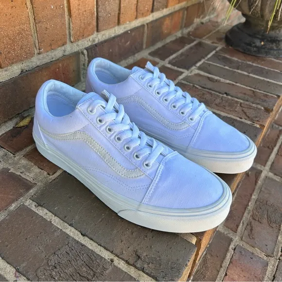 VANS WHITE/WHITE M9 W10.5 Sneakers LIKE NEW!!