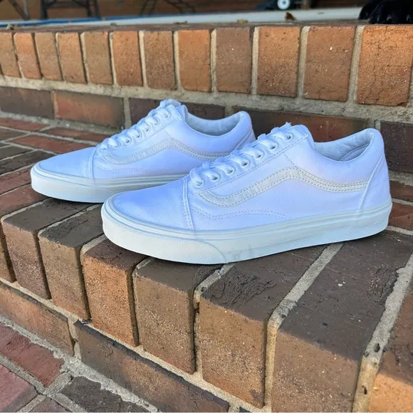 VANS WHITE/WHITE M9 W10.5 Sneakers LIKE NEW!!