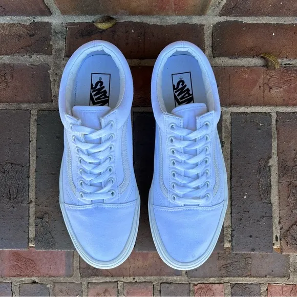 VANS WHITE/WHITE M9 W10.5 Sneakers LIKE NEW!!