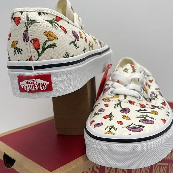 Vans WMNS Authentic Poppy Floral CreamVN0A5JMPCRM Sneakers