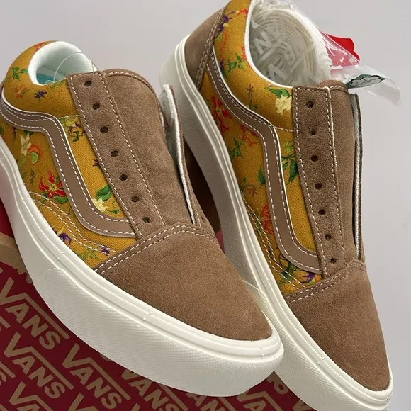 Vans WMNS Floral Tan Sneakers Comfycush OldFatal Floral Golden BrowVN0A5DYC1M7