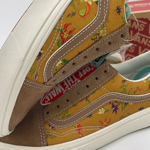 Vans WMNS Floral Tan Sneakers Comfycush OldFatal Floral Golden BrowVN0A5DYC1M7