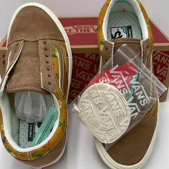 Vans WMNS Floral Tan Sneakers Comfycush OldFatal Floral Golden BrowVN0A5DYC1M7
