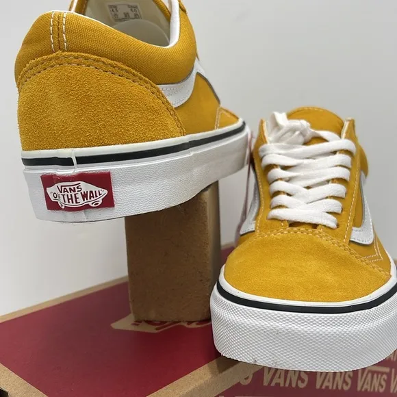 Vans WMNS Yellow Suede Sneakers Old SkoolColor Theory Golden YelloVN0A5KRSF3X
