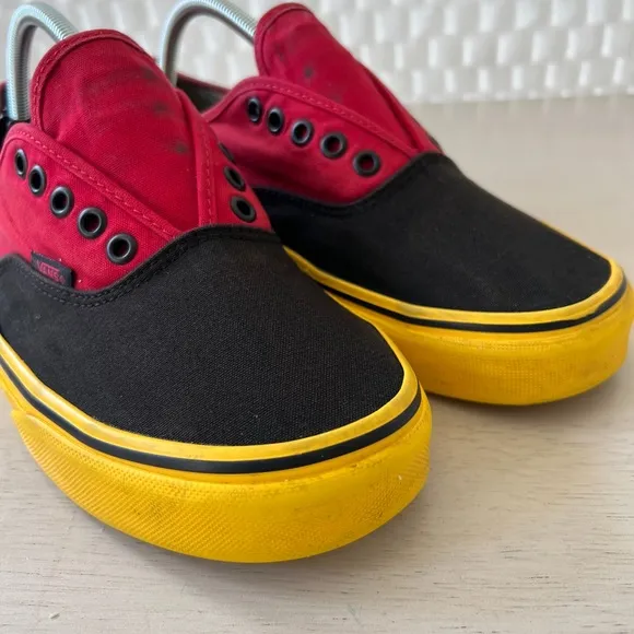 Vans x Disney Vintage Style Mickey Mouse Sneakers Unisex Size 11 Men Women 12.5