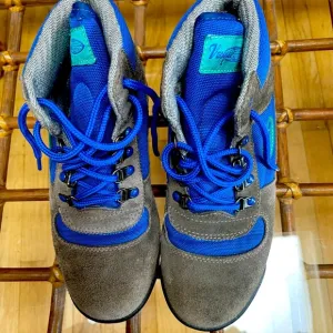 Vasque gray and blue children’s boots in good condition.