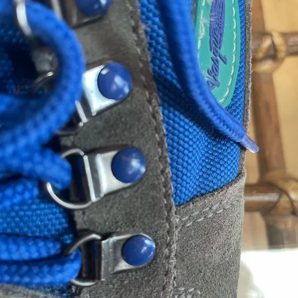 Vasque gray and blue children’s boots in good condition.