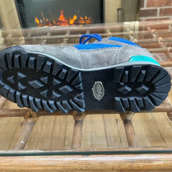 Vasque gray and blue children’s boots in good condition.