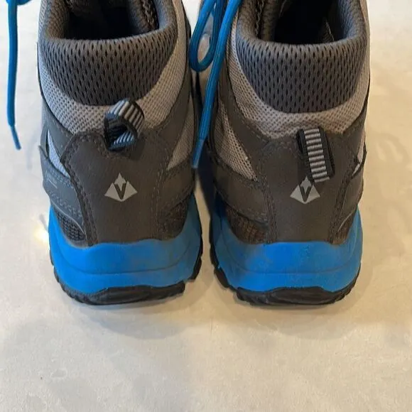 Vasque men’s Gore-Tex boots size 8 1/2 good shape gray and blue. Great boots.