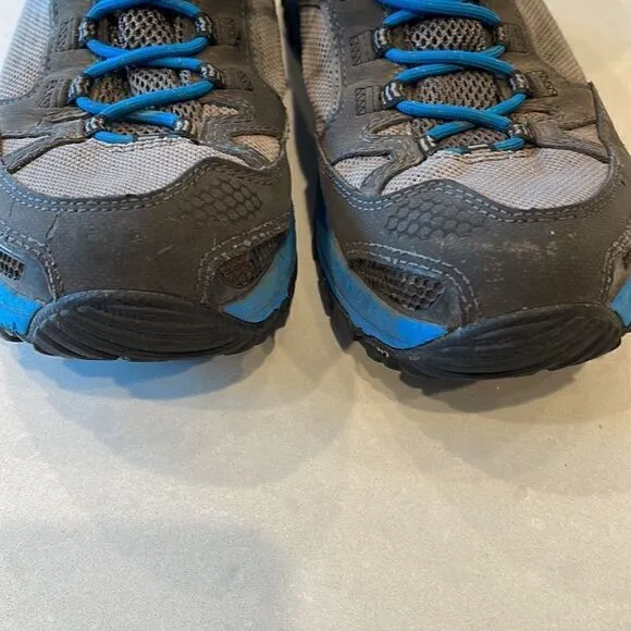 Vasque men’s Gore-Tex boots size 8 1/2 good shape gray and blue. Great boots.