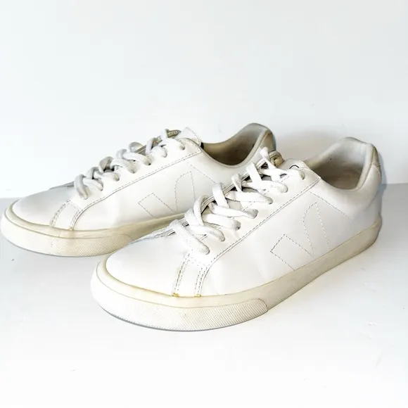VEJA Esplar Men’s Leather Logo Sneakers White Sneakers Sz 9.5