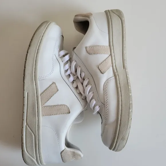 Veja Women's V-12 Leather Sneakers White &amp; Beige Sable Size 7
