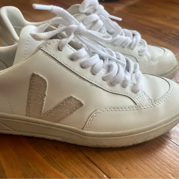 Veja Women's V-12 Leather Sneakers White &amp; Beige Sable Size 7