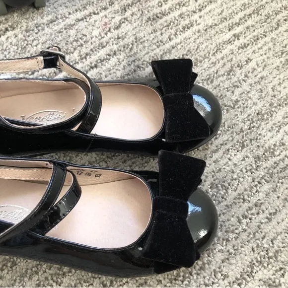 Venettini black patent leather girls dress shoes 27