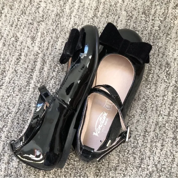Venettini black patent leather girls dress shoes 27
