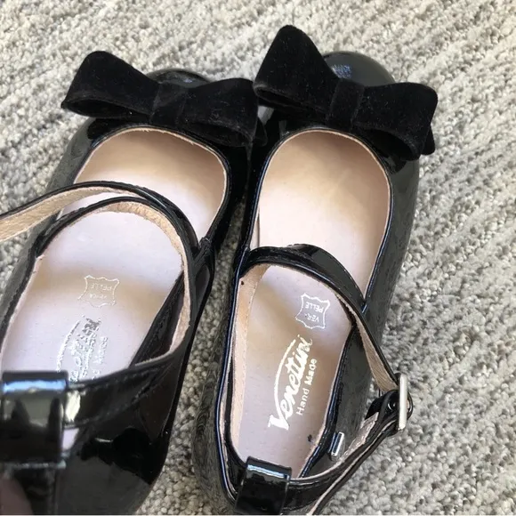 Venettini black patent leather girls dress shoes 27