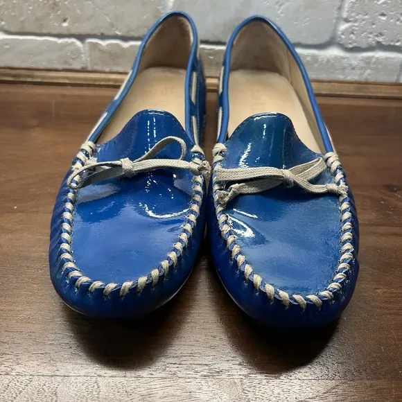 Vera Wang Patent Blue Leather Loafers Women's Size 9