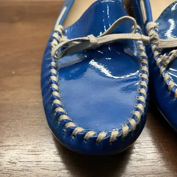 Vera Wang Patent Blue Leather Loafers Women's Size 9