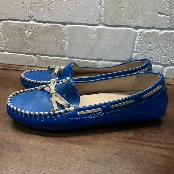Vera Wang Patent Blue Leather Loafers Women's Size 9