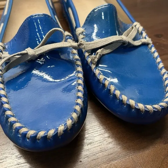 Vera Wang Patent Blue Leather Loafers Women's Size 9