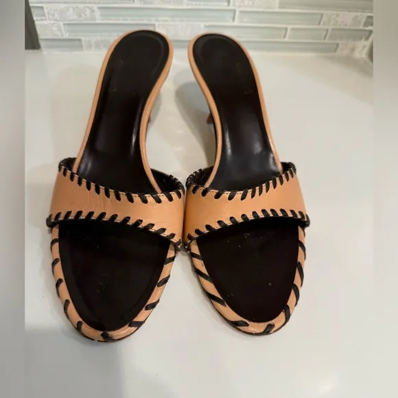 VERO CUOIO Peach and Brown Leather Sandals!!