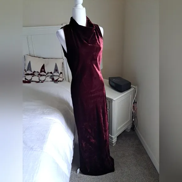 VERONICA BEARD Kura Dress in Merlot color Size  8 Excellent Condition