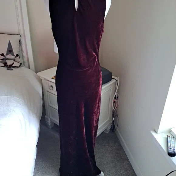 VERONICA BEARD Kura Dress in Merlot color Size  8 Excellent Condition