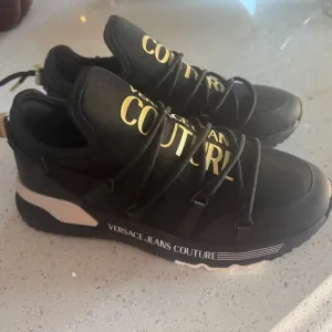 versace sneakers size 39(6) mans