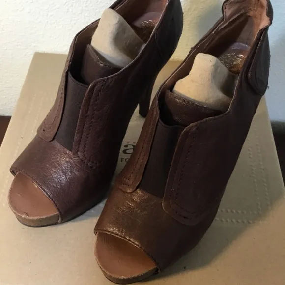 Vince Camuto Brown Leather Heels Size 8