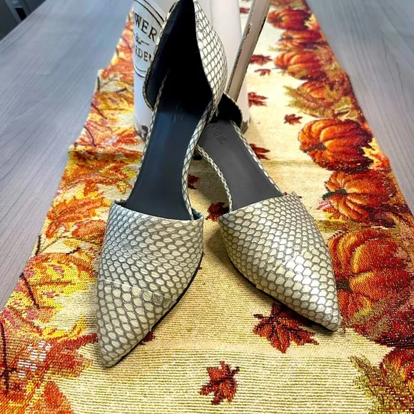 Vince Camuto Dress shoes worn 1 time for wedding. Size 61/2.