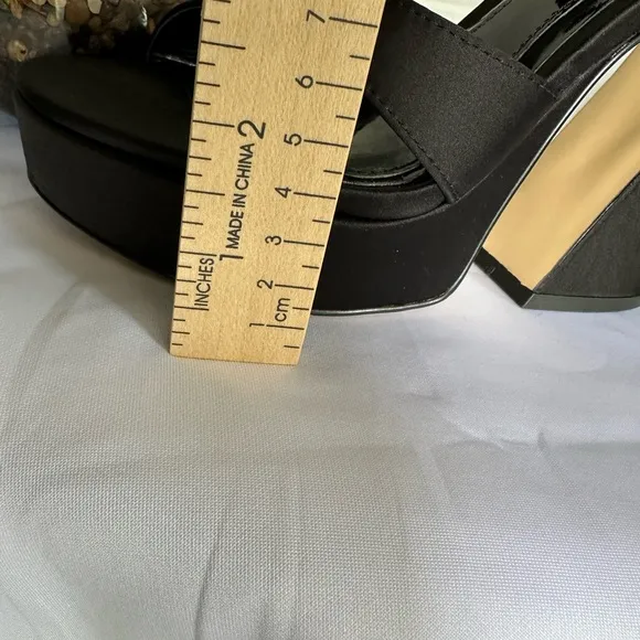 VINCE CAMUTO PLATAFORM  SATIN