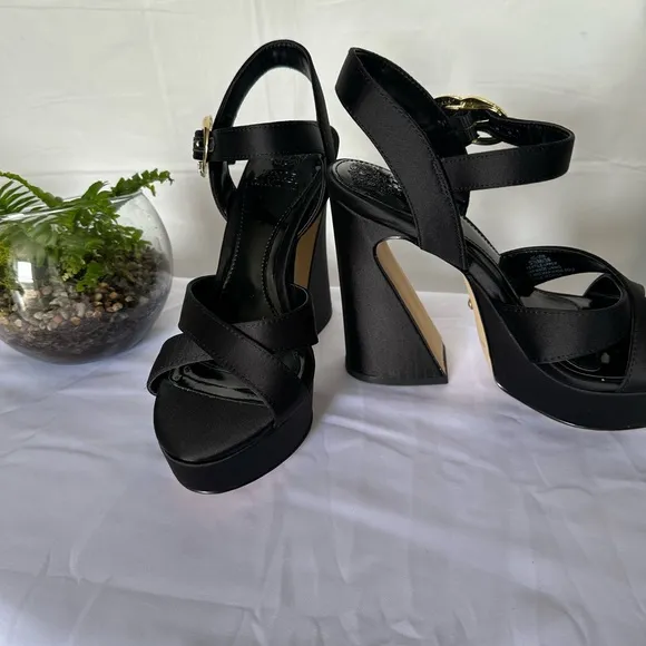 VINCE CAMUTO PLATAFORM  SATIN